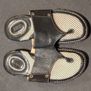 Born Black Sandals Comfortable flip flops